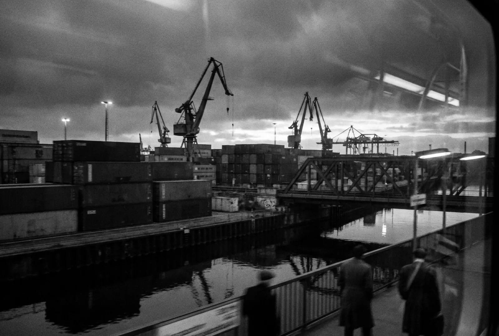 Ringbahn, frame 04. Westhafen, 06:30.